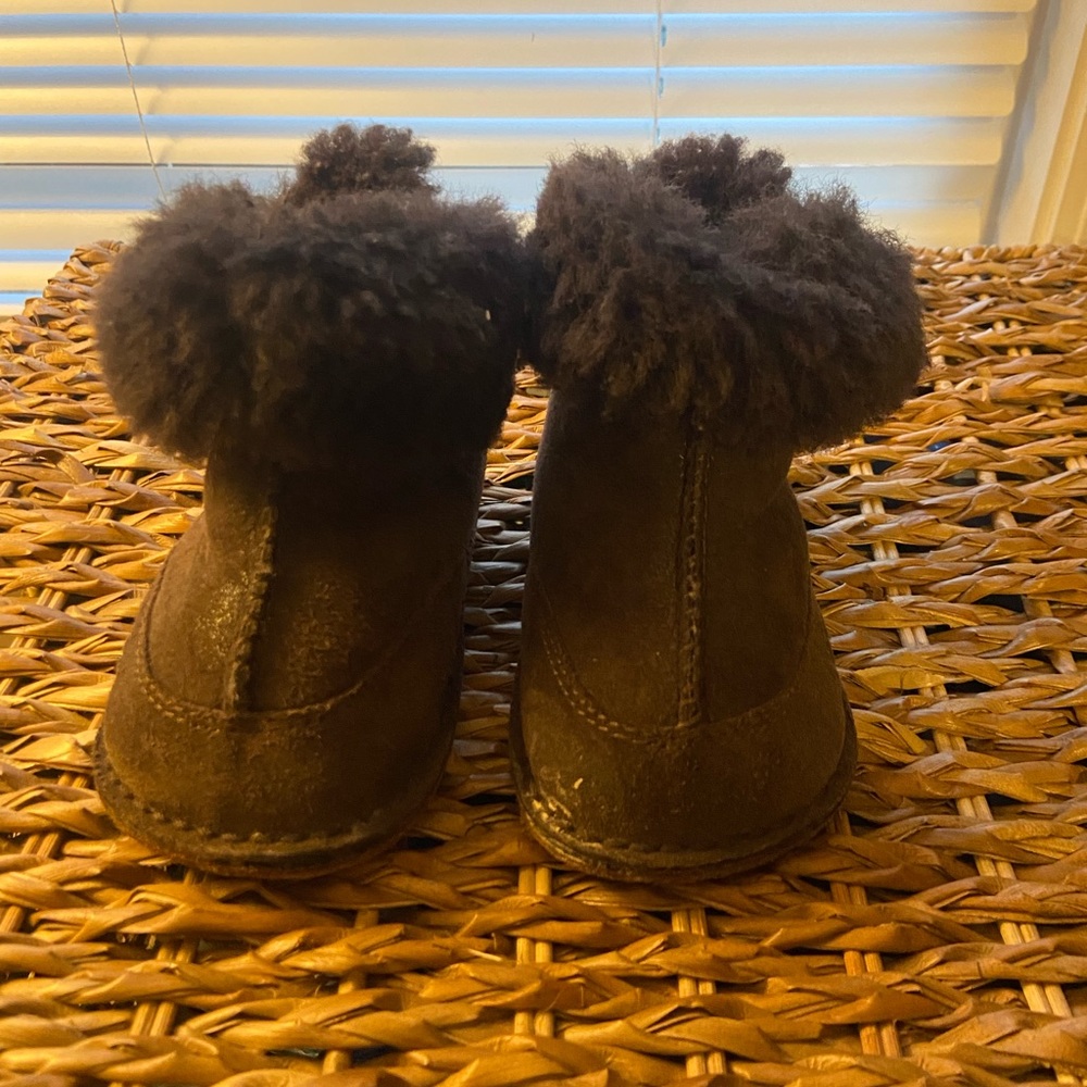 Baby uggs - Picture 2 of 5